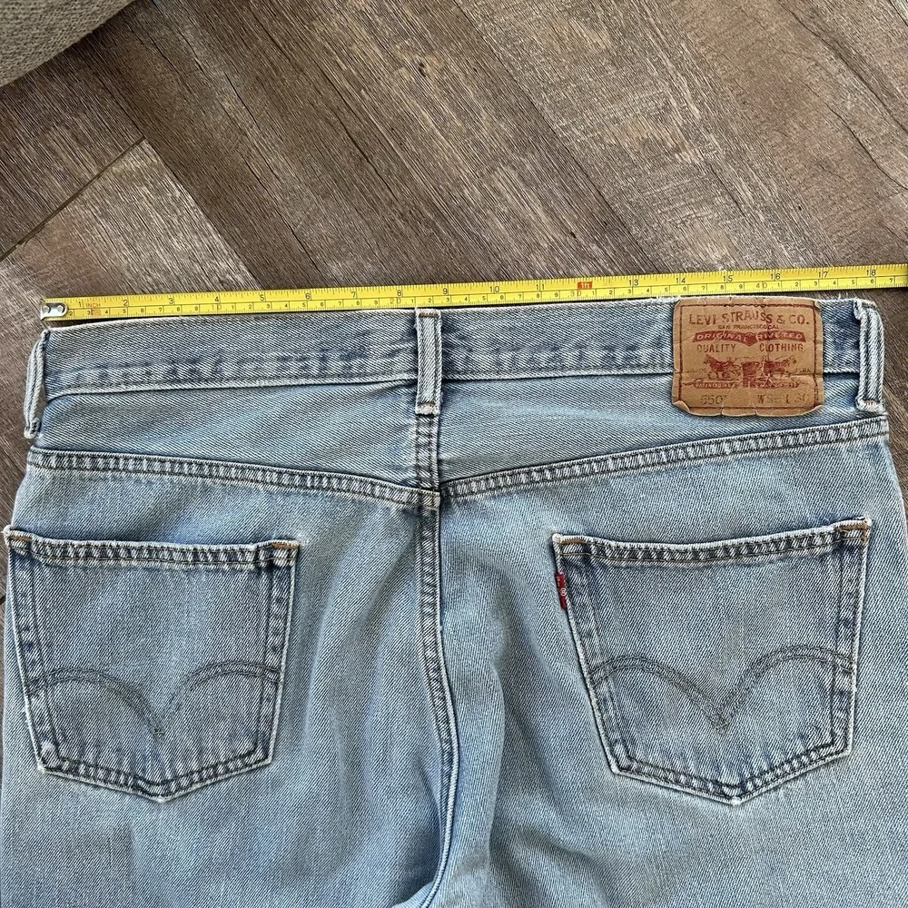 Levi's 550 Relaxed Fit Jeans Mens 36x29 Y2K Light Wash Denim Made in Lesotho